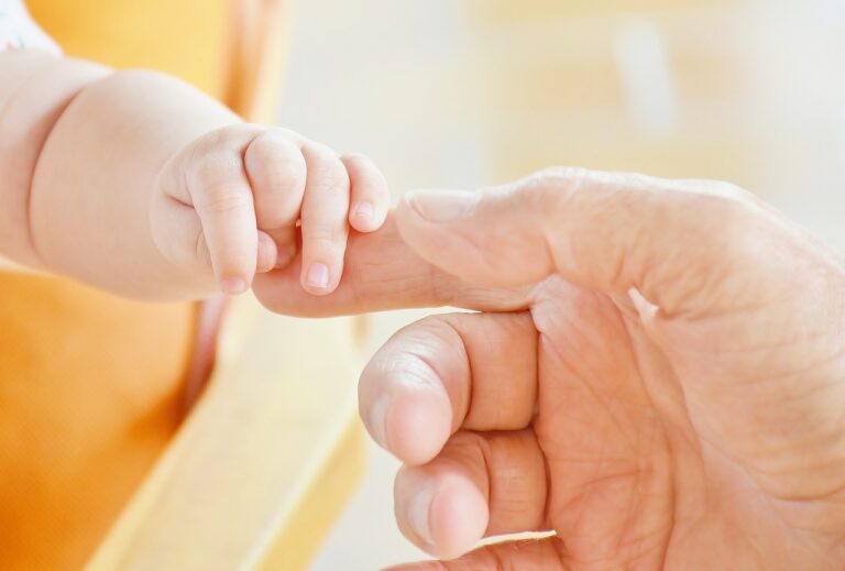 baby, hands, fingers- PICSI - male infertility causes